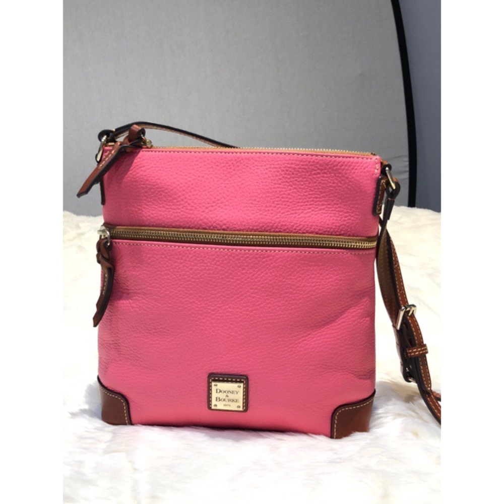 Dooney &  Bourke pebble leather crossbody bag